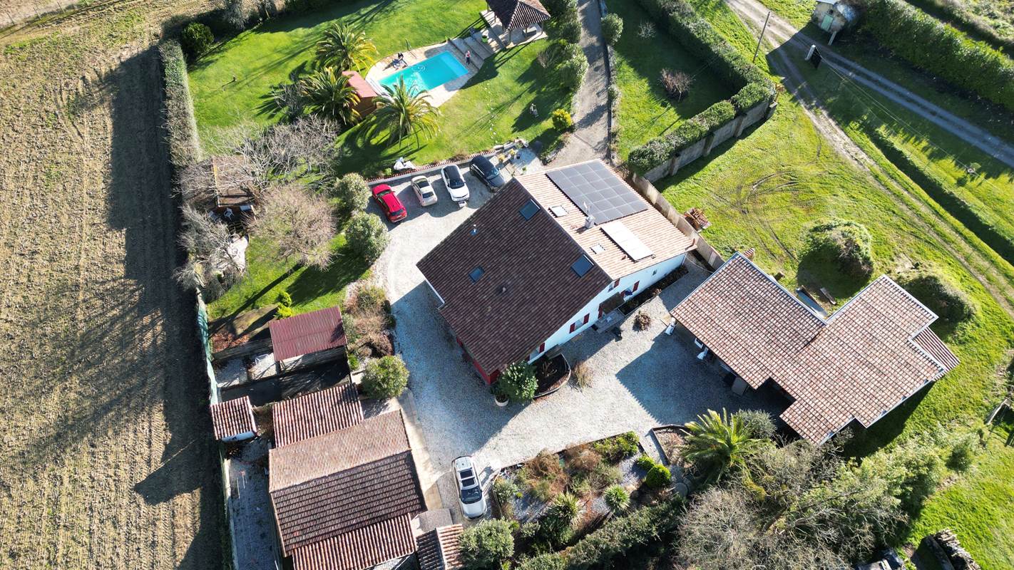 1767518689437-gallery