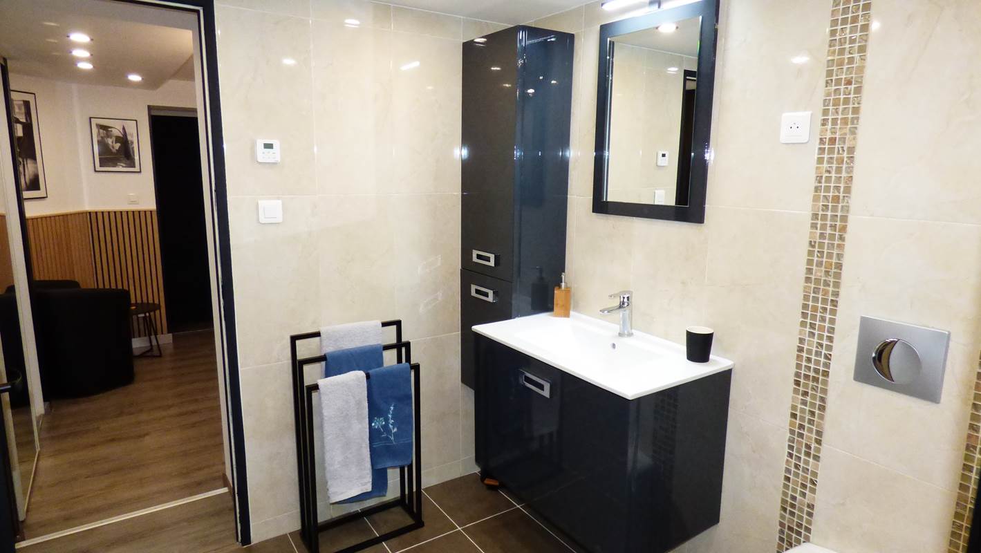 Meuble vasque chambre Emmanuelle-gallery