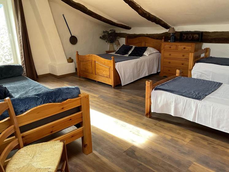 chambre châtaigne ombre bleue du figuier011R