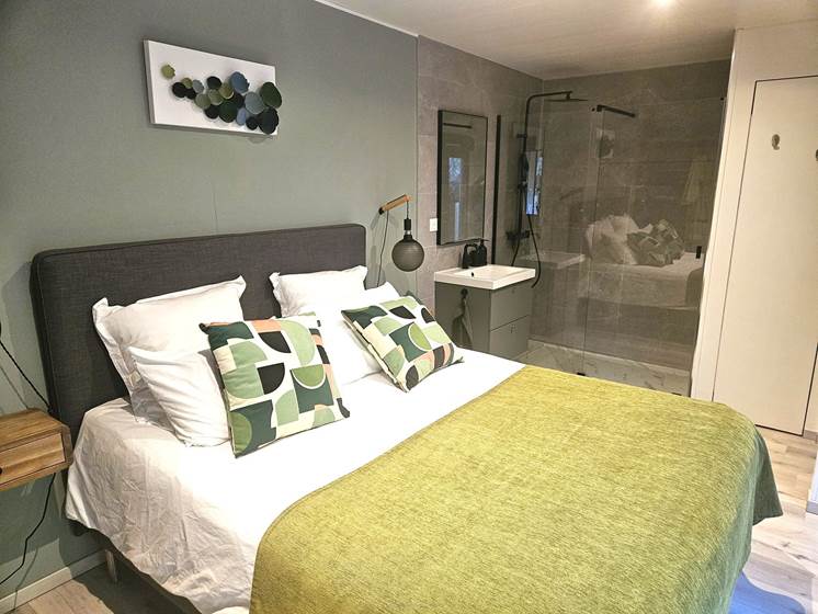 SUITYECELADONbedroom2