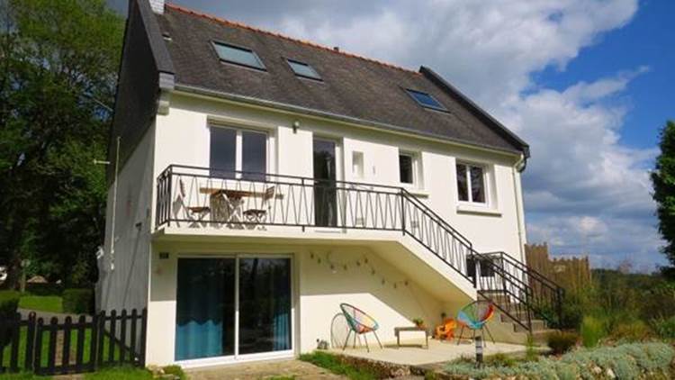 Maison de vacances pet friendly à Caurel – randonnées au départ de la location