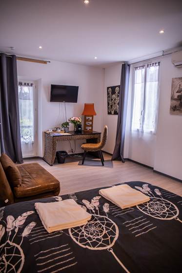 Chambre 1 Vue du lit