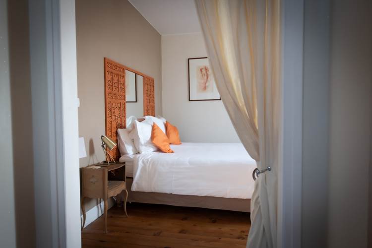 23chambretravertinzoomlit