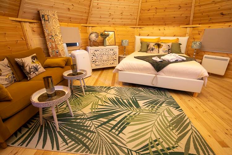 Logement insolite Sancerre, Chambres d'hôtes piscine  Chambres d'hôtes Sancerre