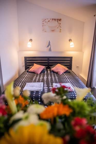 Chambre 3 Lit et Fleurs