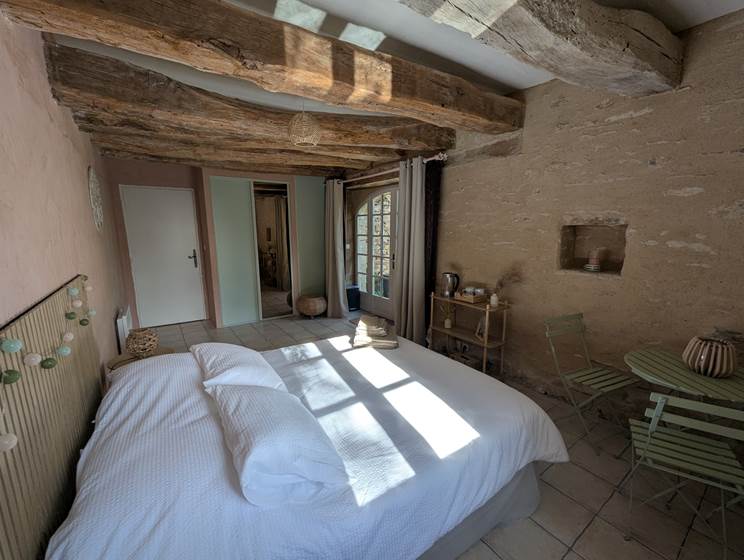 Chambre d'hôtes verdoyante - Aveyron - côté fénêtre
