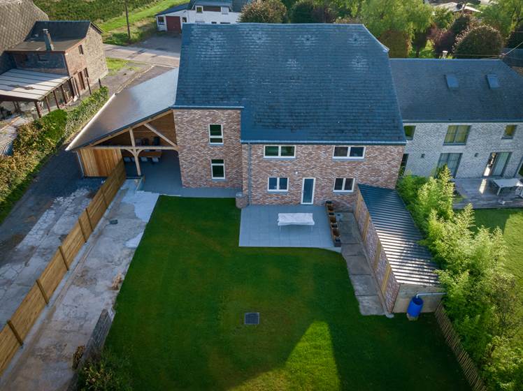 Vue du ciel, jardin à l'arrière