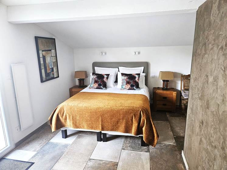 VILLARIVIERAbedroom1