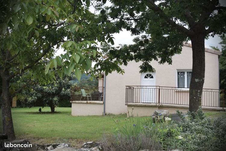 gîte tournesols ombre bleue du figuier gîtes et chambres d'hôtes avec piscine ardèche