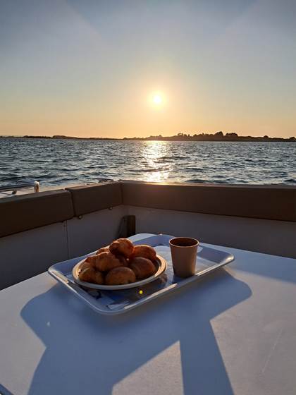 merzen croisière privative sur le golfe du morbihan petit dejeuner lever de soleil 3