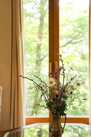 Bouquet de fleurs des champs pour vous accueillir