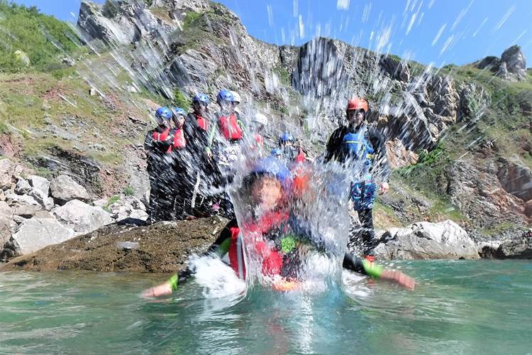 Abbartello kayak Corse longe côte marche aquatique côtière coasteering