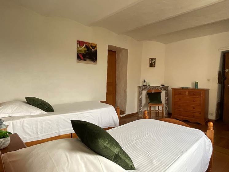 chambre enfants 2 suite amande ombre bleue du figuier gîtes et chambres d'hôtes avec piscine ardèche.resized