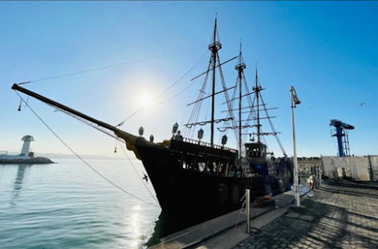 BATEAUPIRATEAGADIR-BATEAUJACKSPARROW
