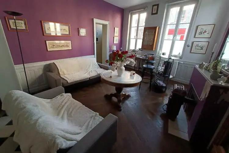 ROUSSEAU-SERVICE-Chambre-Etretat-salon-partagé