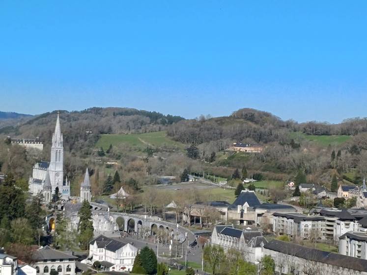 Le sanctuaire depuis le château