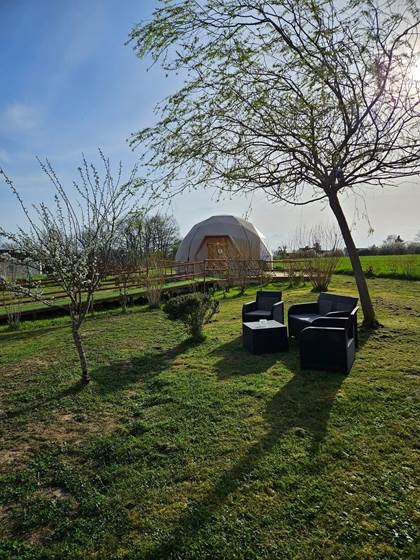 Bulle dôme géodésique logement insolite à Sancerre cher