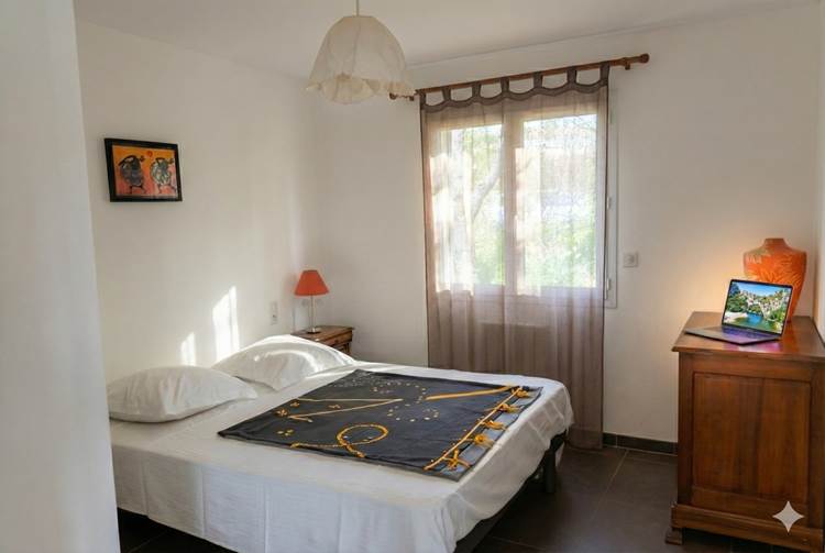 ombrebleuedufiguier-gîte-tournesols-chambre parentale 1 - Grande