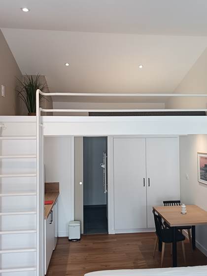 La mezzanine et son couchage 140 ( option +25€ )