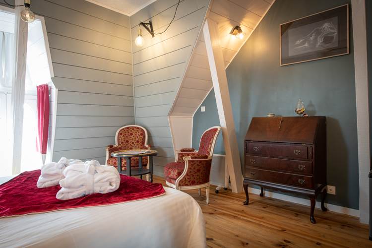 chambretourzoomsalonbureau