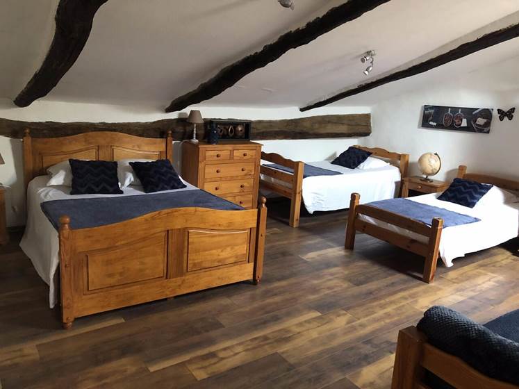 chambre châtaigne ombre bleue du figuier009R