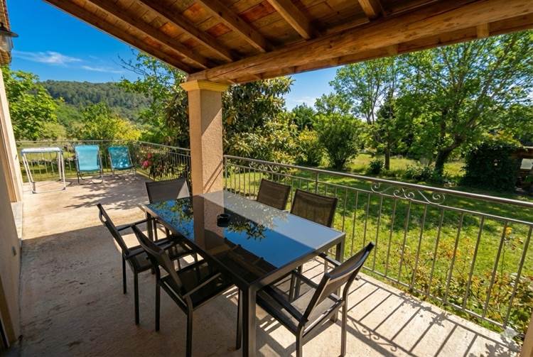 ombrebleuedufiguier-gîte-tournesols-terrasse - Grande