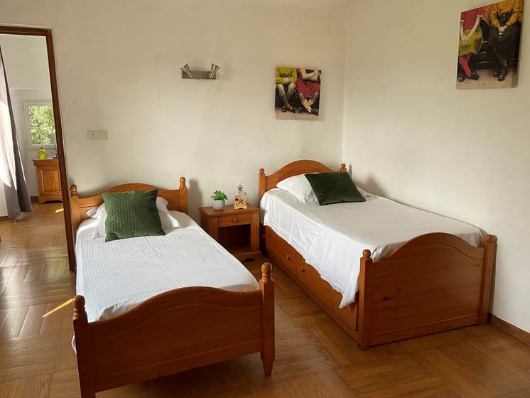 chambre enfants suite amande ombre bleue du figuier gîtes et chambres d'hôtes avec piscine ardèche.resized