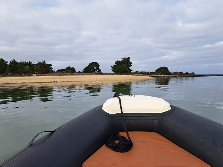 Merzen Croisières privatives - croisière sur mesure en bateau semi rigide - plage de l'Ile de Govihan
