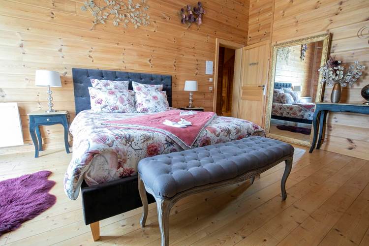 Chambre à l'étage,  Chambres d'hôtes piscine, Chambres d'hôtes , Sancerre