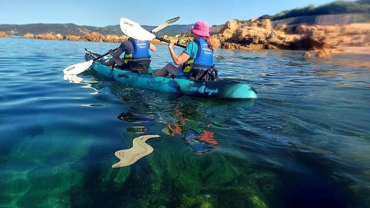 Abbartello canoe de mer kayak Corse eau translucide