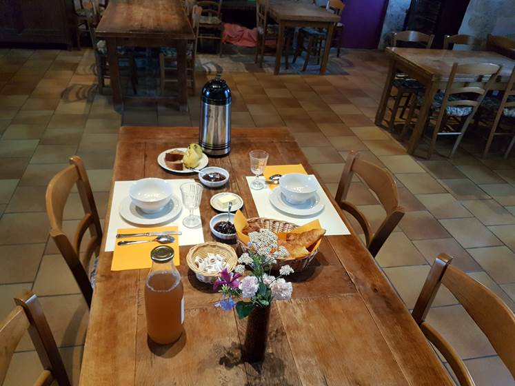 petit déj dans la salle commune