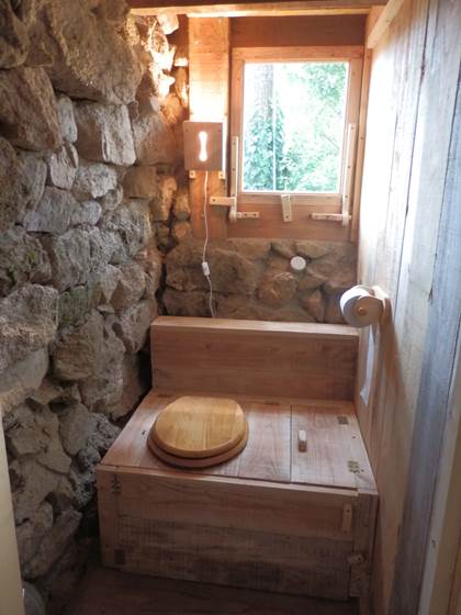 cabane ecolodge - toilettes sèches