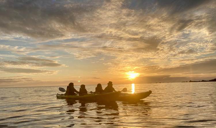 Abbartello kayak Corse coucher de soleil punta 2024