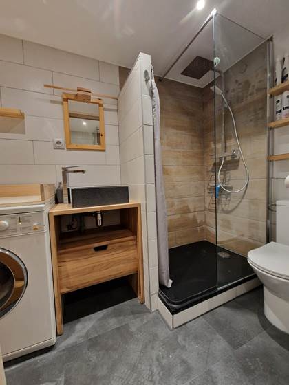 SALLE DE BAIN 2 REZ DE CHAUSSEE