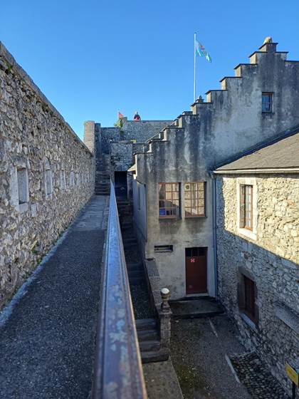 Le chemin de garde, château de Lourdes