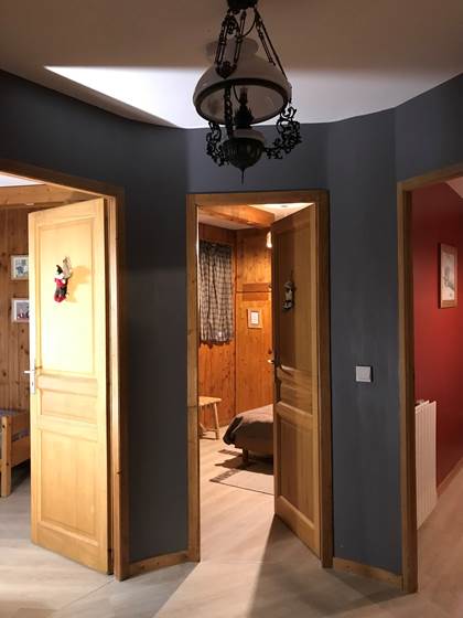 rotonde déservant 4 chambres en bas (7)