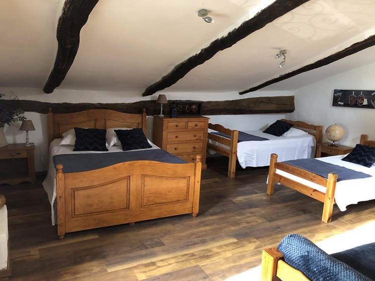 chambre châtaigne ombre bleue du figuier002R