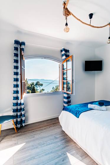 chambre bleue vue mer