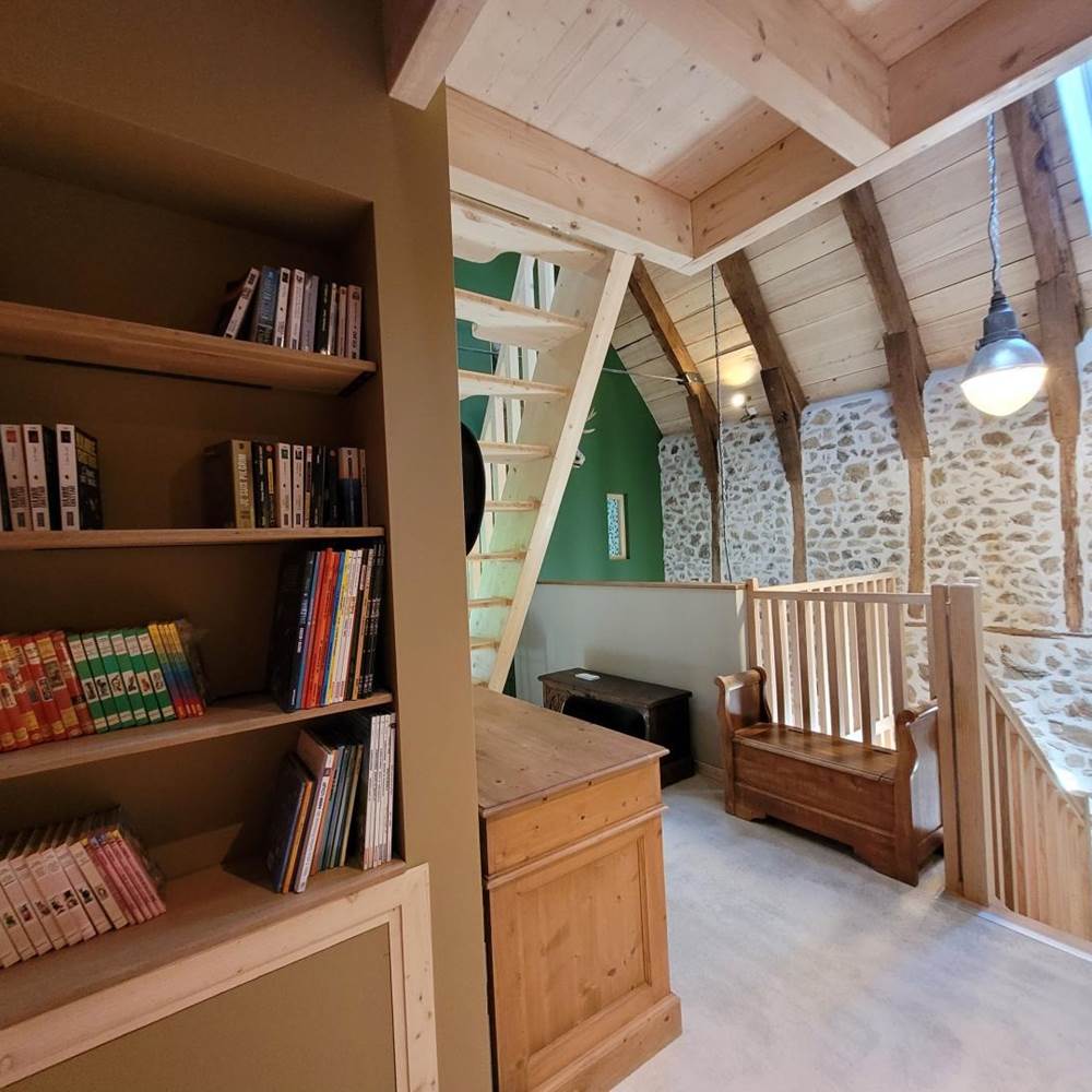 Gîte Val Souvigne_Hall Etage_Coin Bureau_2-presta