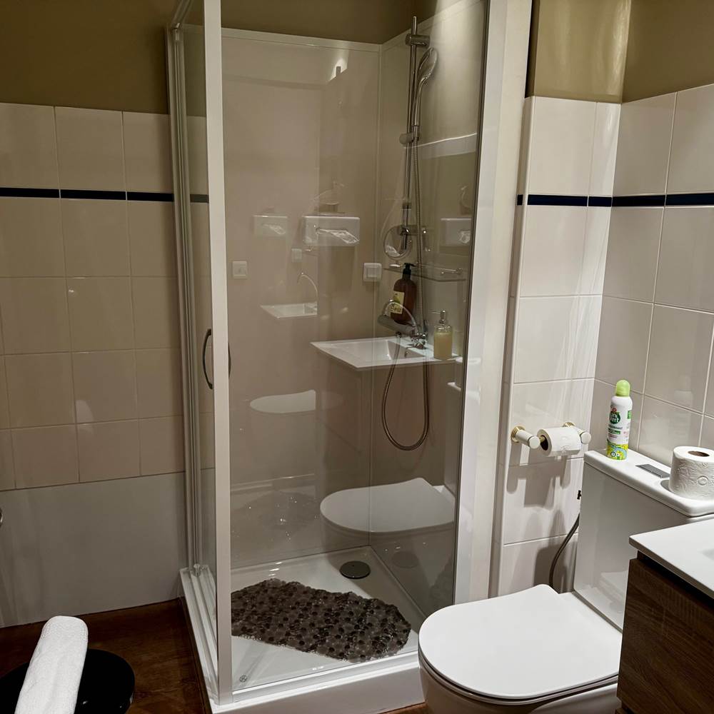 SALLE DE BAIN CHAMBRE 4-presta