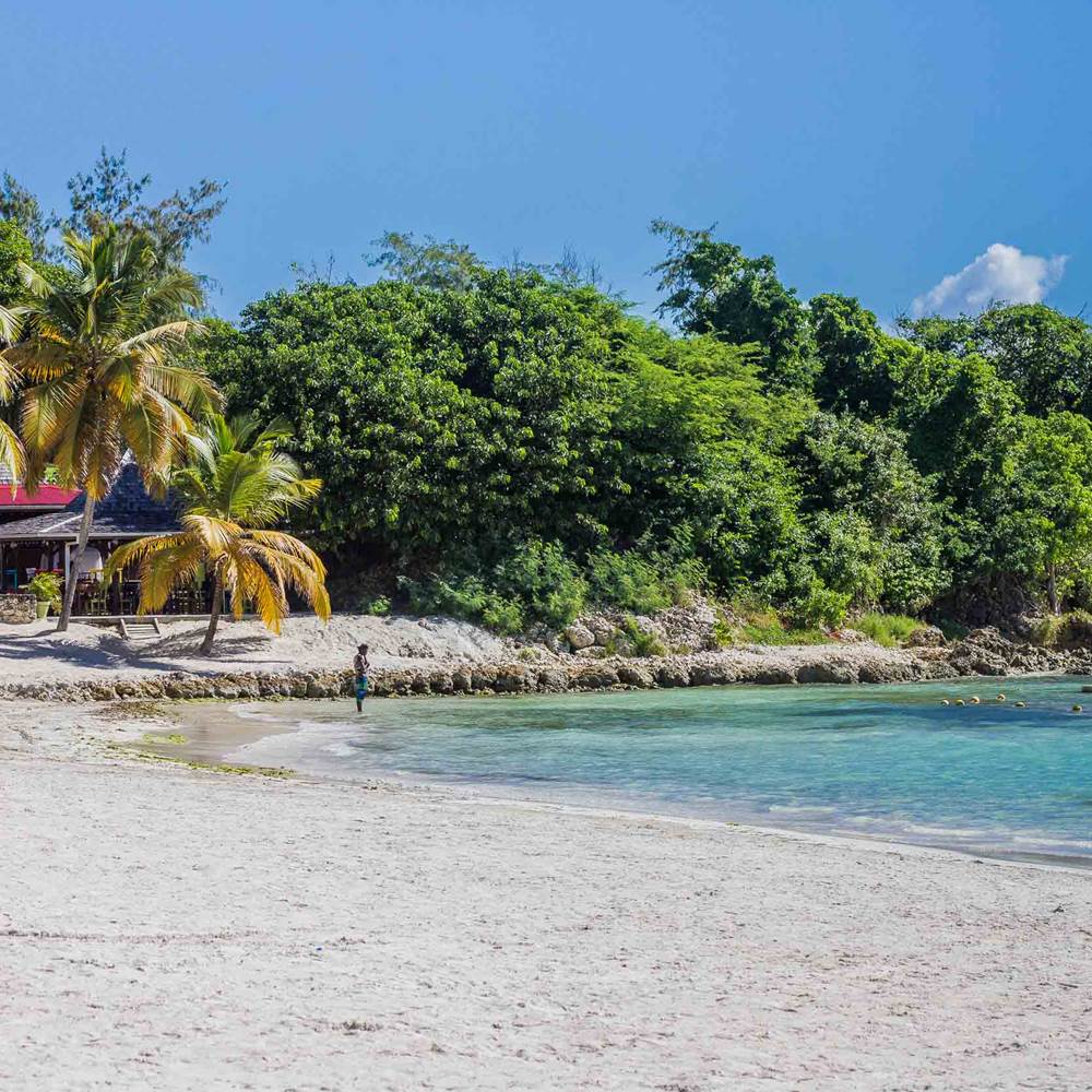 plage accessible à 50 M
