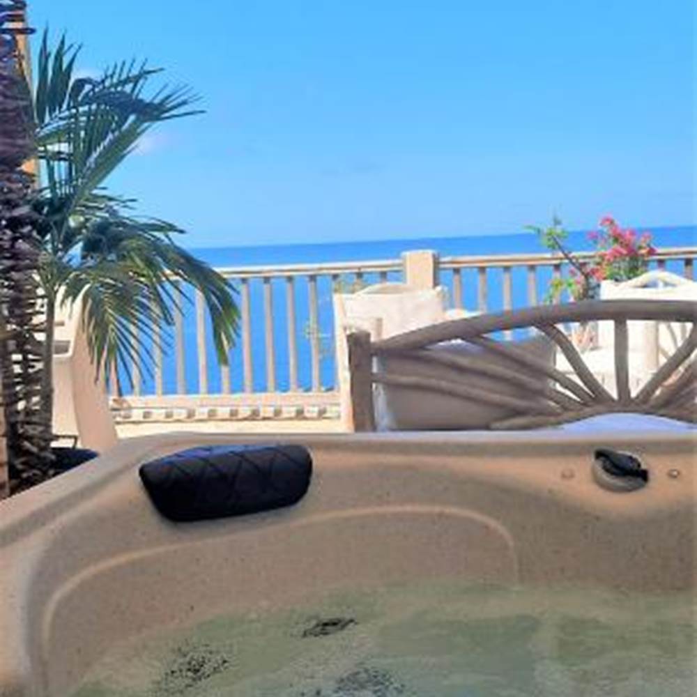Accès au jacuzzi sur le rooftop