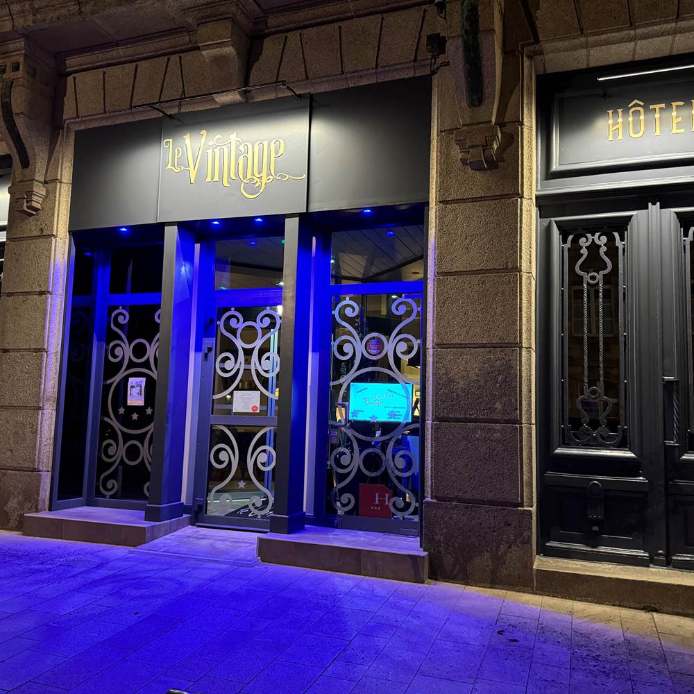 le vintage hotel by night-presta