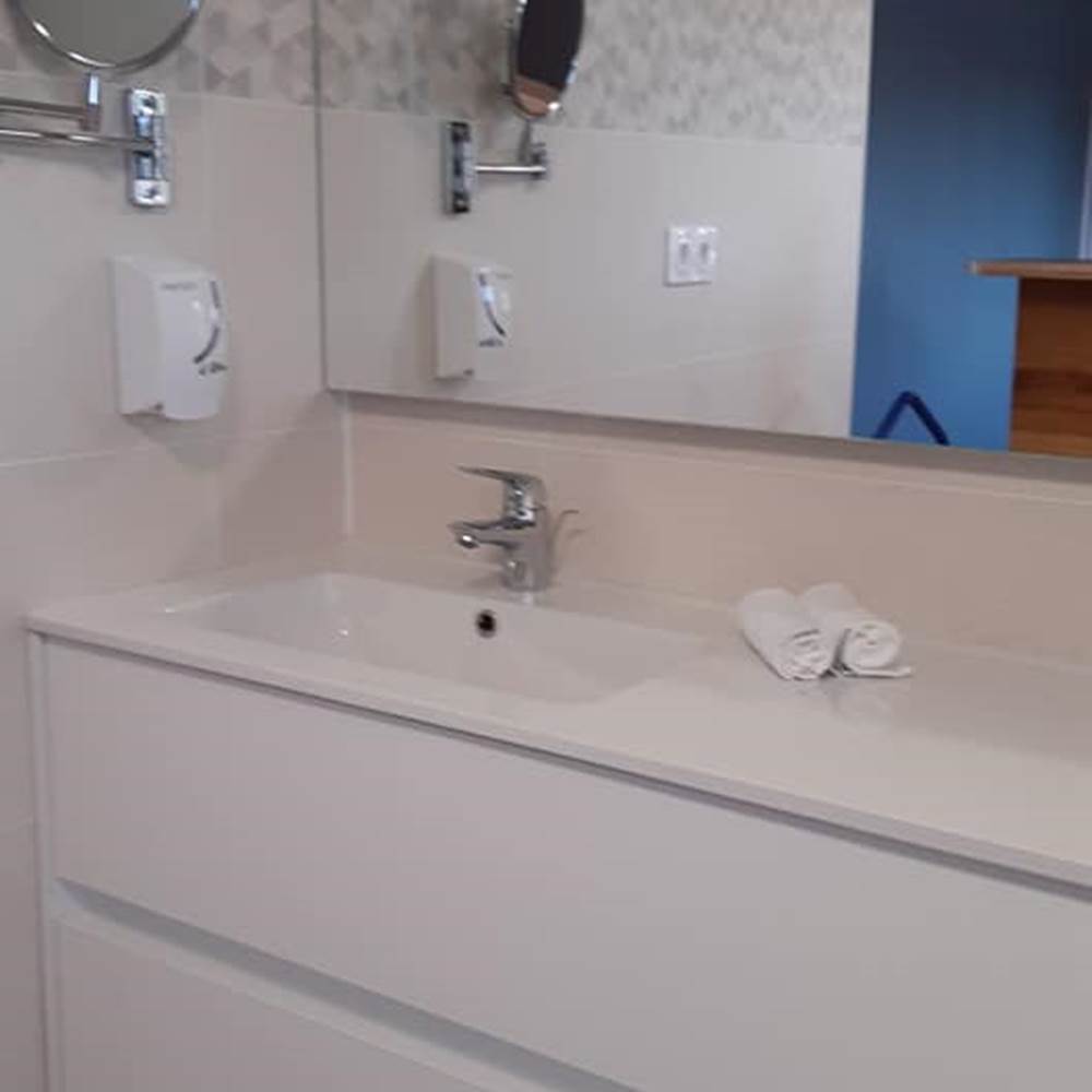 Chambre Cabanon - Lavabo dans espace sanitaire - rénovation 2021