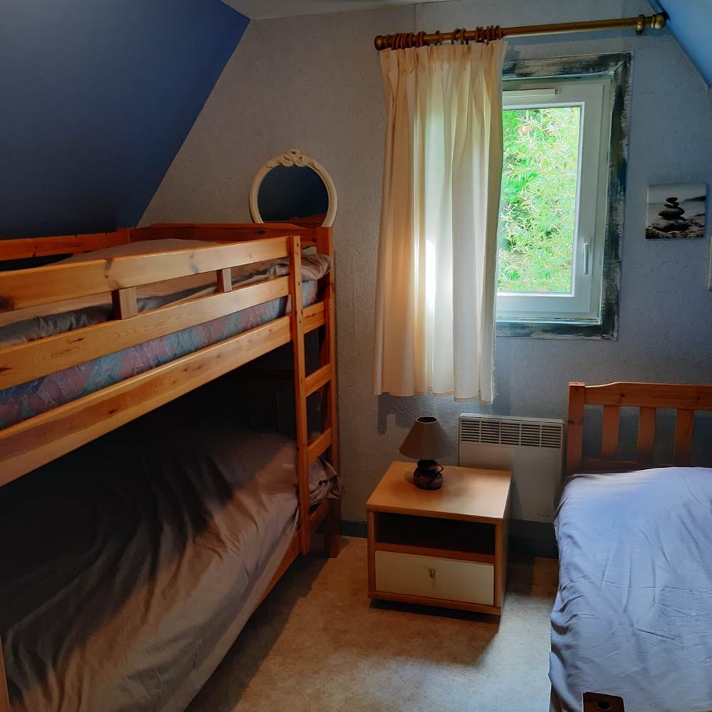 Chambres avec lits superposés et un lit simple-presta