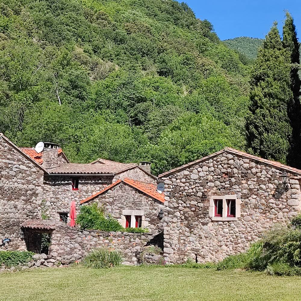 Vue d ensemble du Mas de Ribard-presta