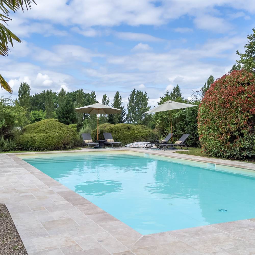 Piscine principale du Clos Vallis-gallery