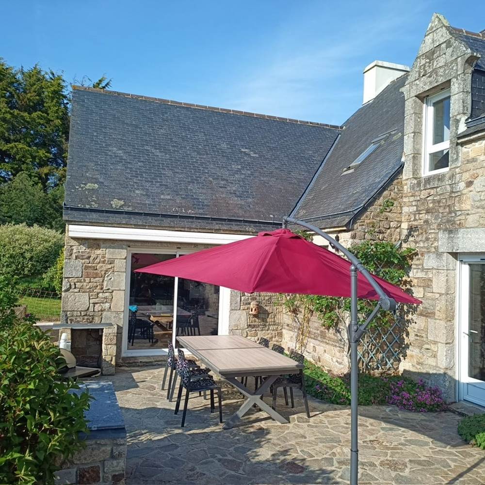 Grande terrasse pour des repas conviviaux en famille ou entre amis-gallery