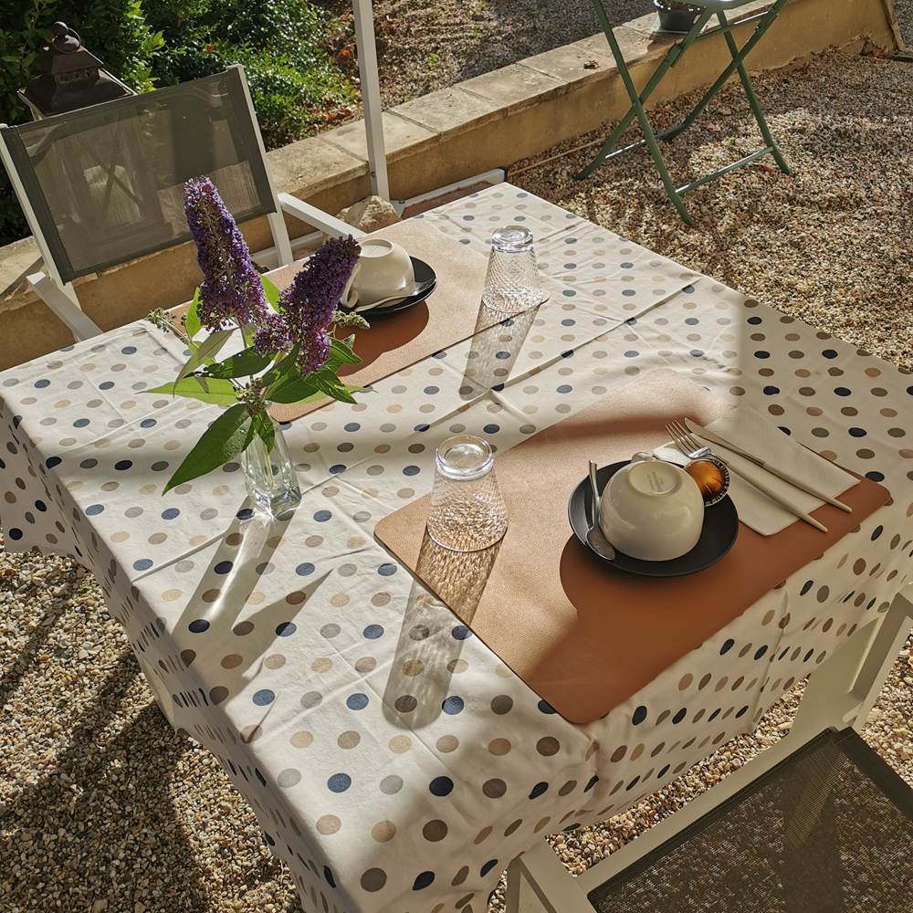 Table petit déjeuner extérieur-presta