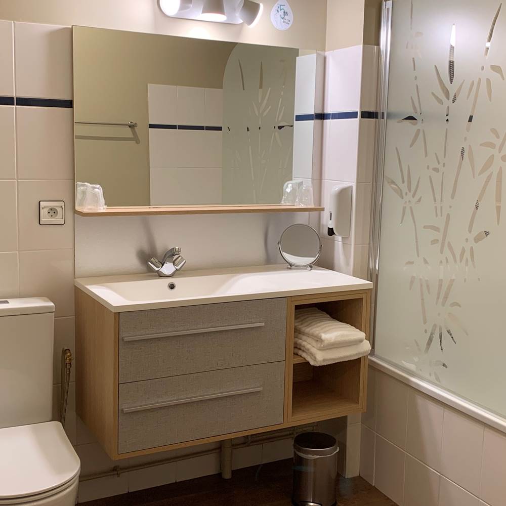 salle de bain de la chambre 9-presta